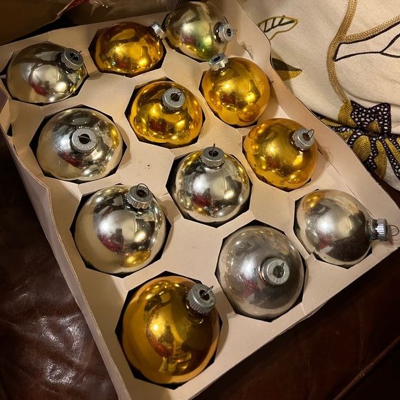 Box of Vintage Shiny Brite Large Christmas Ornament Balls - Picture 7 of 9